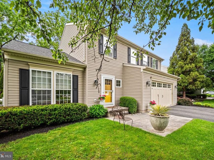 2022 Mallard Circle S, Phoenixville, PA 19460 Main Photo