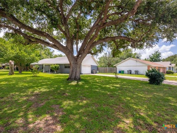 701 Morning Glory Lane , Victoria, TX 77904