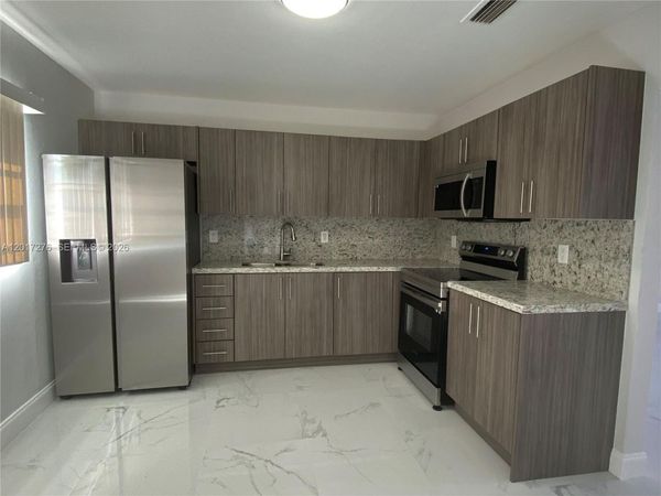 852 NW 8th St , Unit 852, Hallandale Beach, FL 33009
