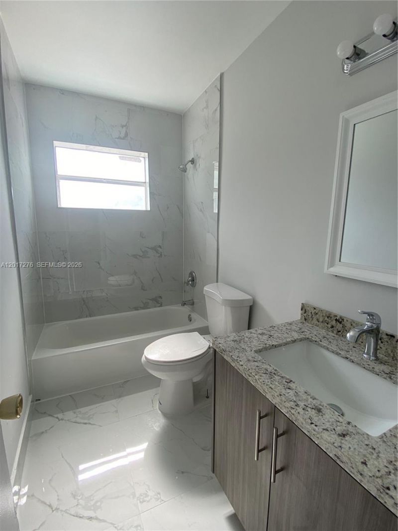 852 NW 8th St , Unit 852, Hallandale Beach, FL 33009 Photo