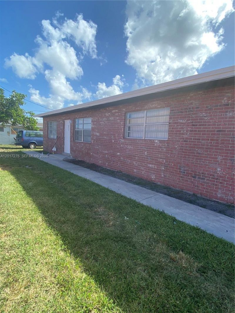 852 NW 8th St , Unit 852, Hallandale Beach, FL 33009 Photo