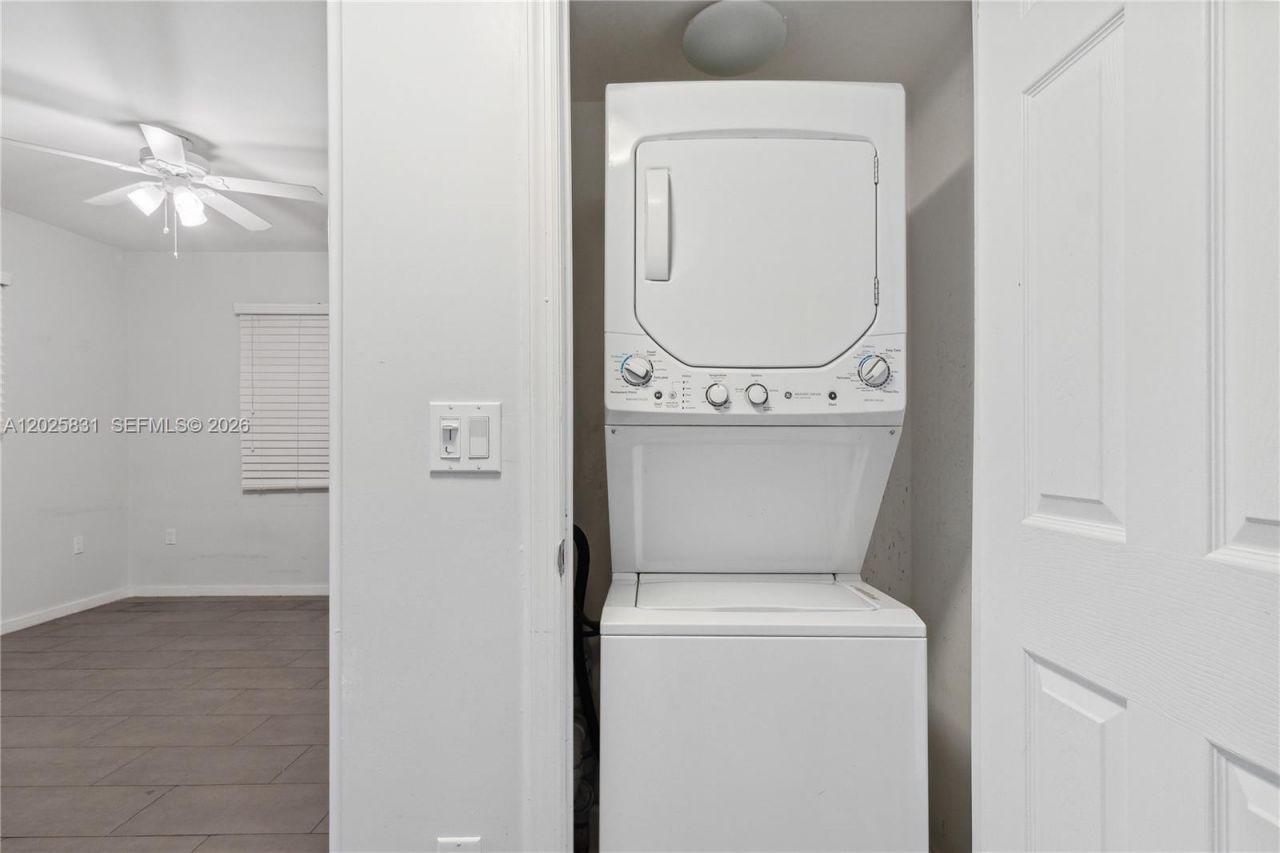 8501 Hawthorne Ave , Unit 4, Miami Beach, FL 33141 Photo