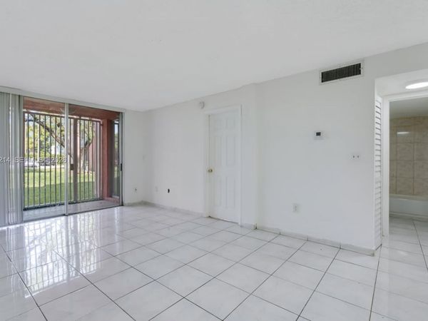 19729 SW 114th Ave, Unit 150, Miami, FL 33157