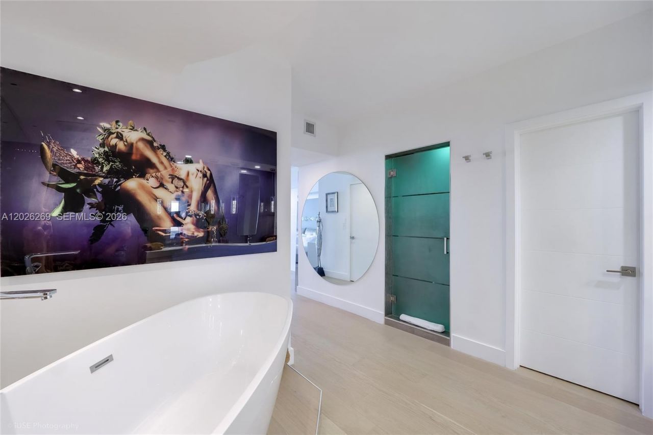400 Alton Rd , Unit 1506, Miami Beach, FL 33139 Photo