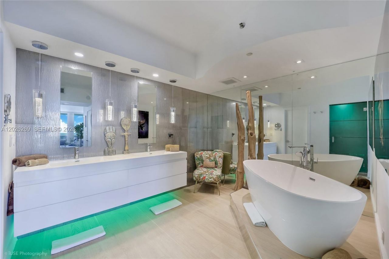 400 Alton Rd , Unit 1506, Miami Beach, FL 33139 Photo