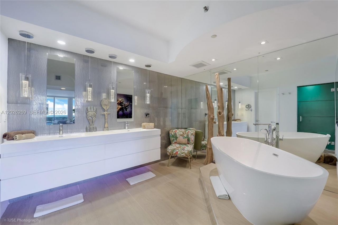 400 Alton Rd , Unit 1506, Miami Beach, FL 33139 Photo