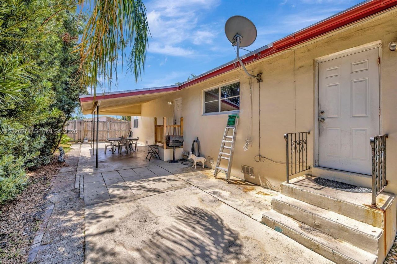 45 SE 14th St, Dania Beach, FL 33004 Photo