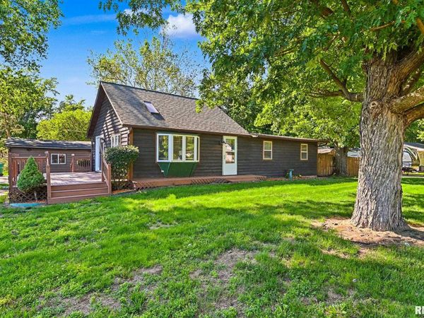 1327 LAKEVIEW Avenue, East Peoria, IL 61611