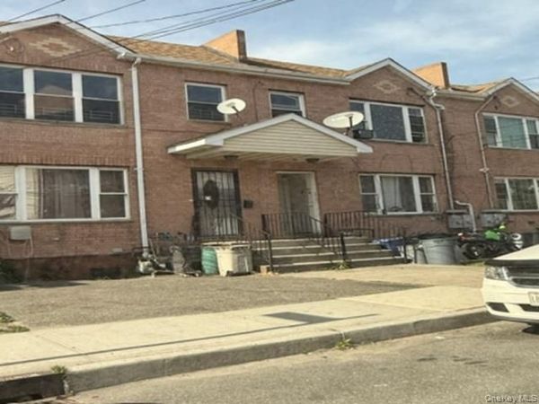 3020 Lewmay Road , Far Rockaway, NY 11691