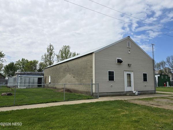 138 1ST AVENUE, Waverly, SD 57201