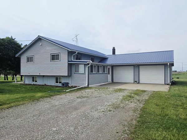 1307 Irvine Avenue, New Sharon, IA 50207