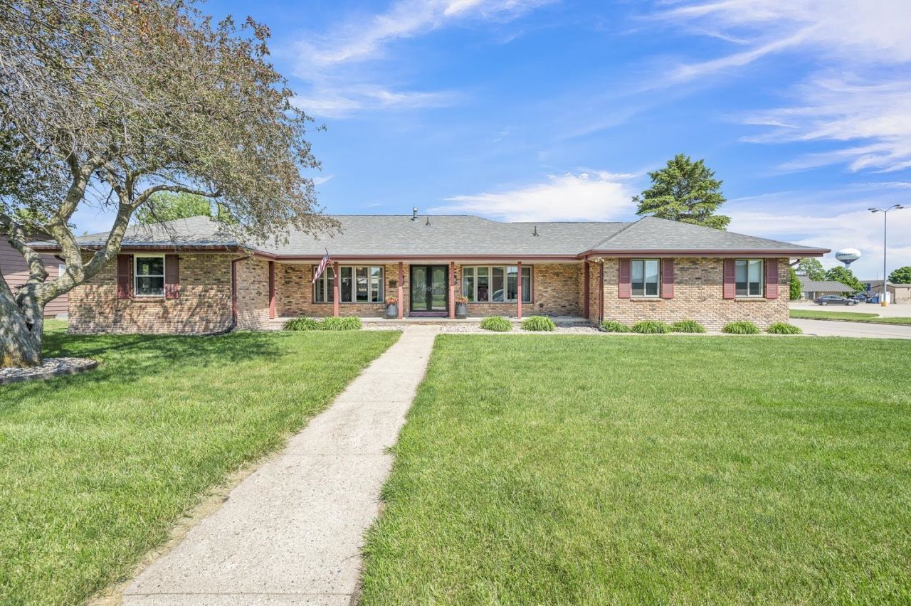 924 1st Avenue Sw, Spencer, IA 51301 Main Photo