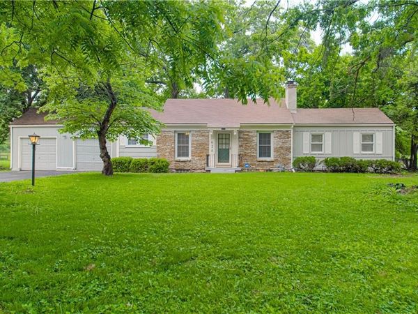 624 E 97th Street, Kansas City, MO 64131