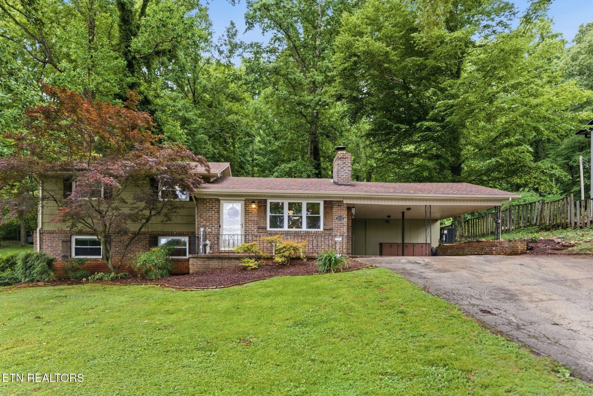 3215 Mount Vernon Drive, Knoxville, TN 37920 Main Photo