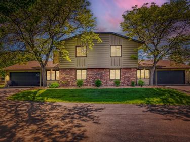 15319 40th Avenue N, Plymouth, MN 55446