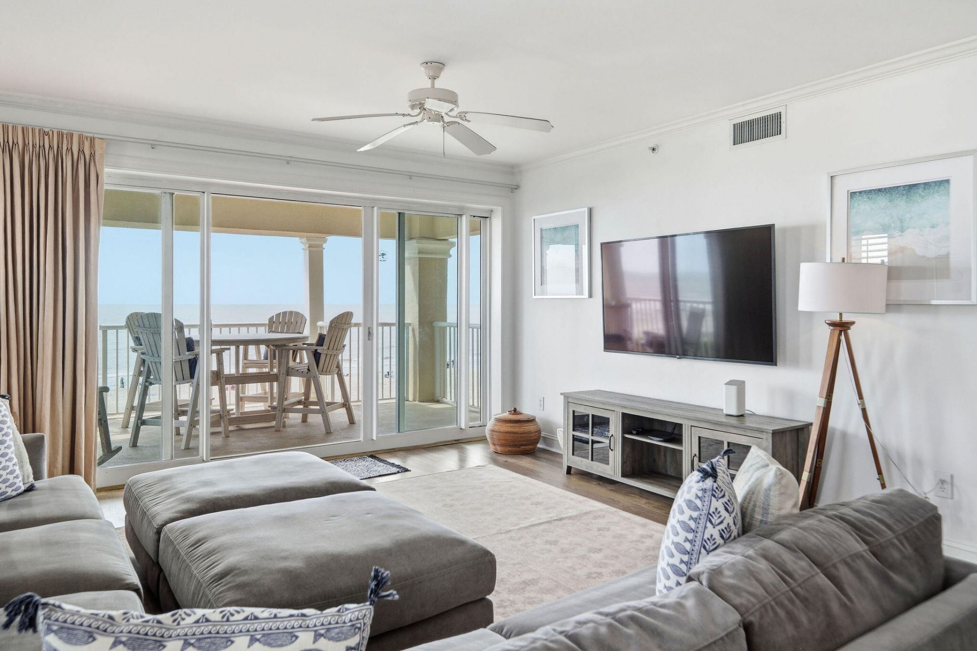 1010 Ocean Boulevard Photo 4