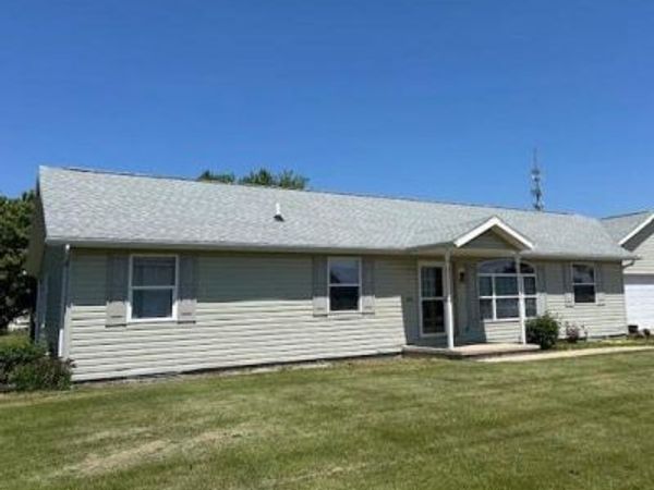 601 COUNTRY BREEZE LANE, Black Creek, WI 54106