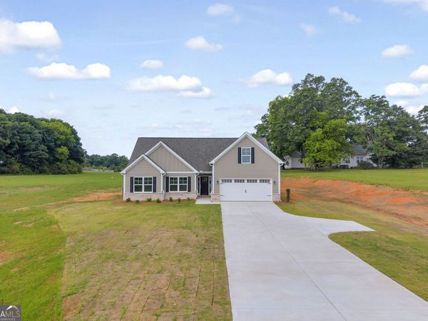 1347 S Fairview Road, Lavonia, GA 30553