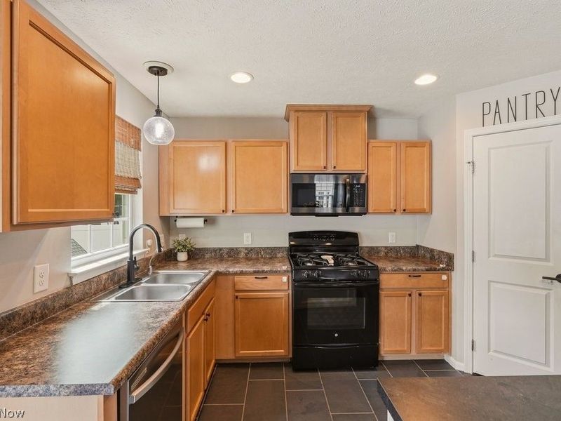 4028 Willow Way, Kent, OH 44240 Photo 12