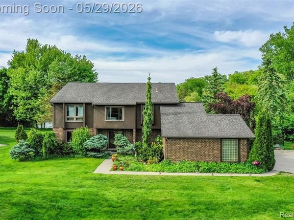 2930 Brentwood Road, West Bloomfield Twp, MI 48323