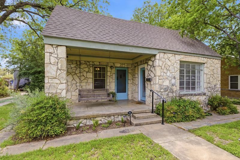 911 E 37th St, Austin, TX 78705 Main Photo