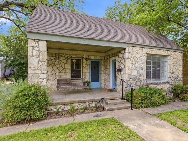 911 E 37th ST, Austin, TX 78705