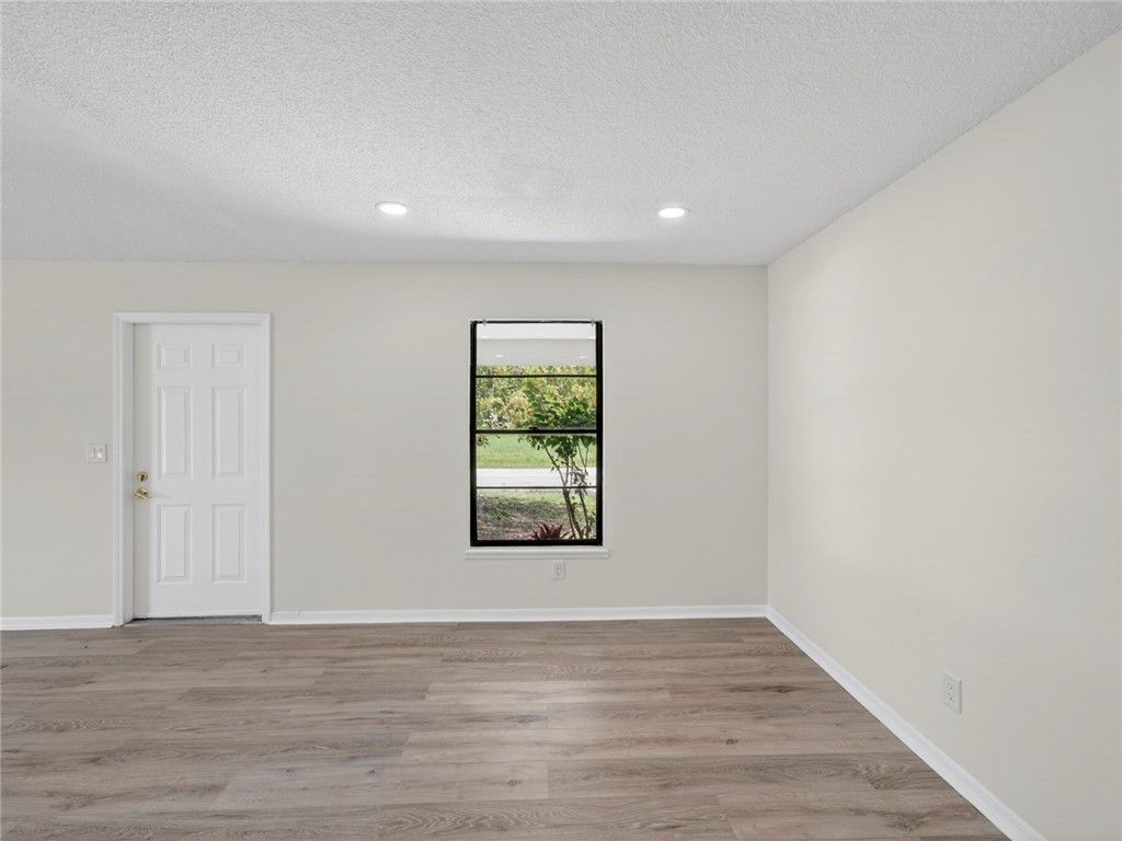 2575 1st Place, Vero Beach, FL 32962 Photo