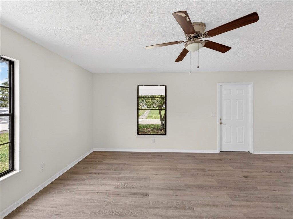 2575 1st Place, Vero Beach, FL 32962 Photo