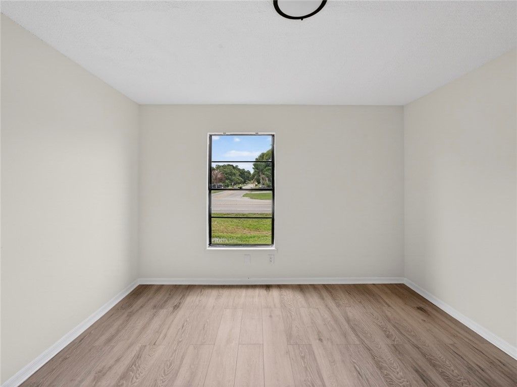 2575 1st Place, Vero Beach, FL 32962 Photo