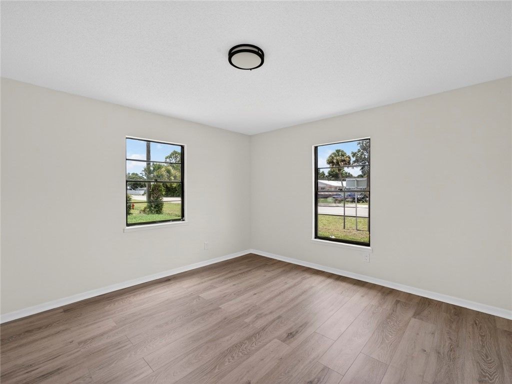2575 1st Place, Vero Beach, FL 32962 Photo