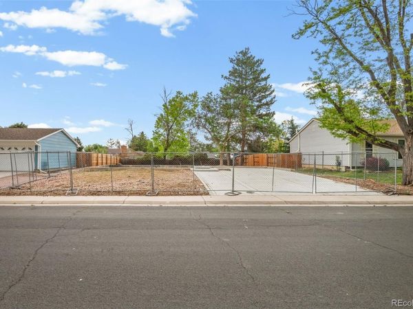 1860 S Truckee Way , Aurora, CO 80017