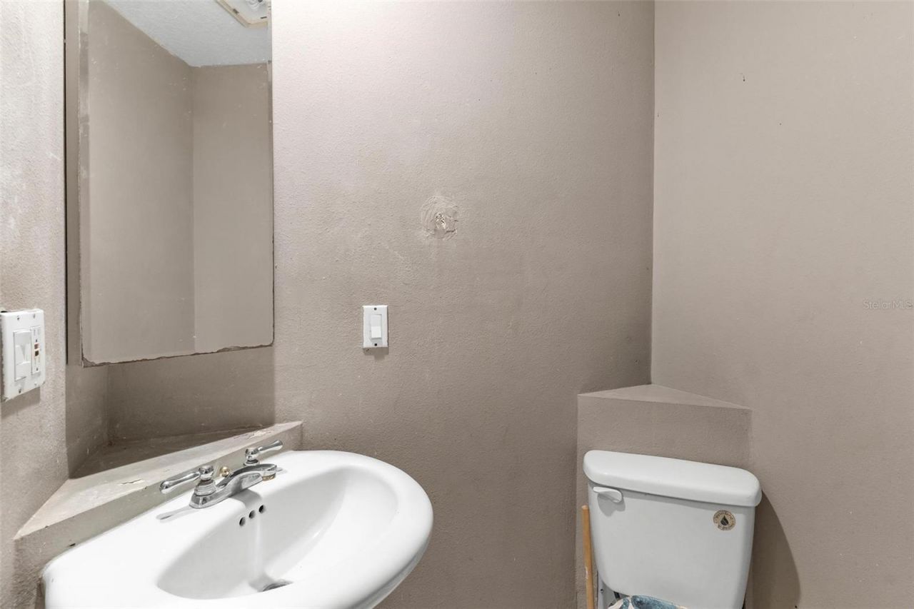14407 Lake Junietta Drive , Tavares, FL 32778 Photo