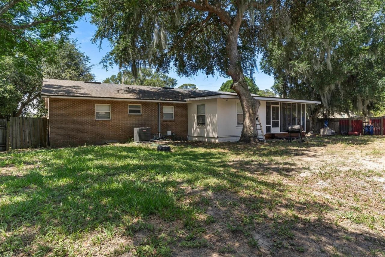14407 Lake Junietta Drive , Tavares, FL 32778 Photo