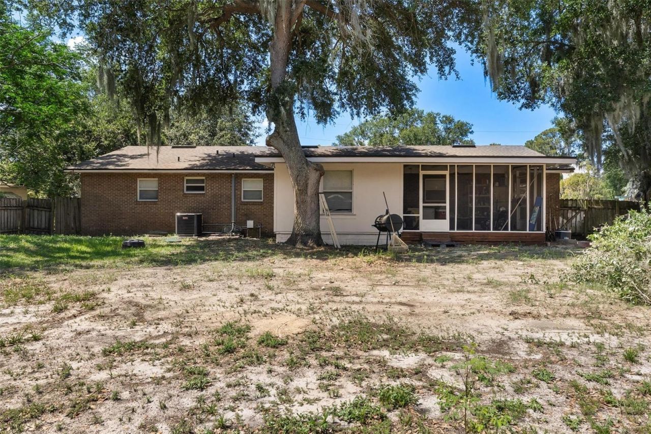 14407 Lake Junietta Drive , Tavares, FL 32778 Photo