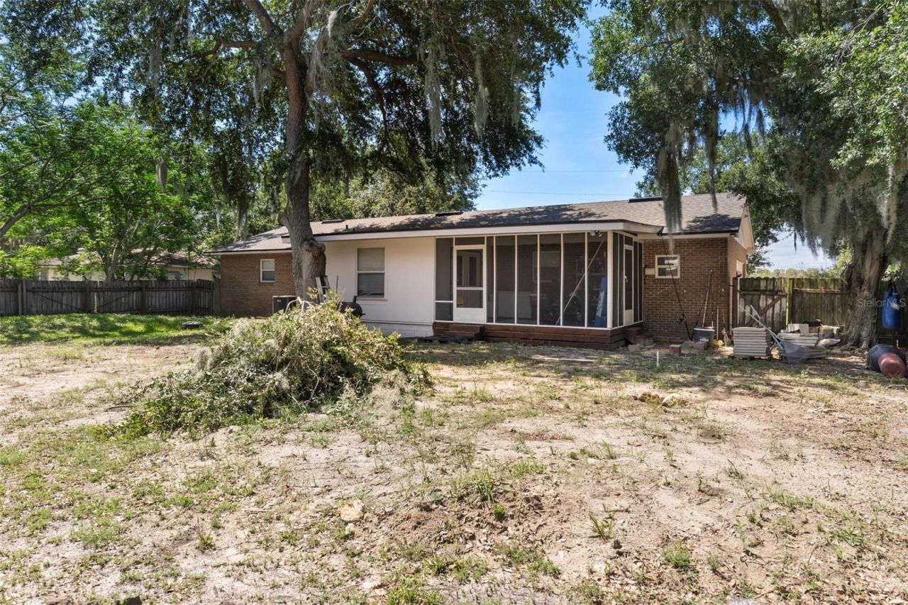 14407 Lake Junietta Drive , Tavares, FL 32778 Photo