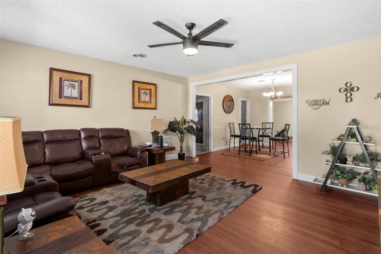 14407 Lake Junietta Drive , Tavares, FL 32778 Photo