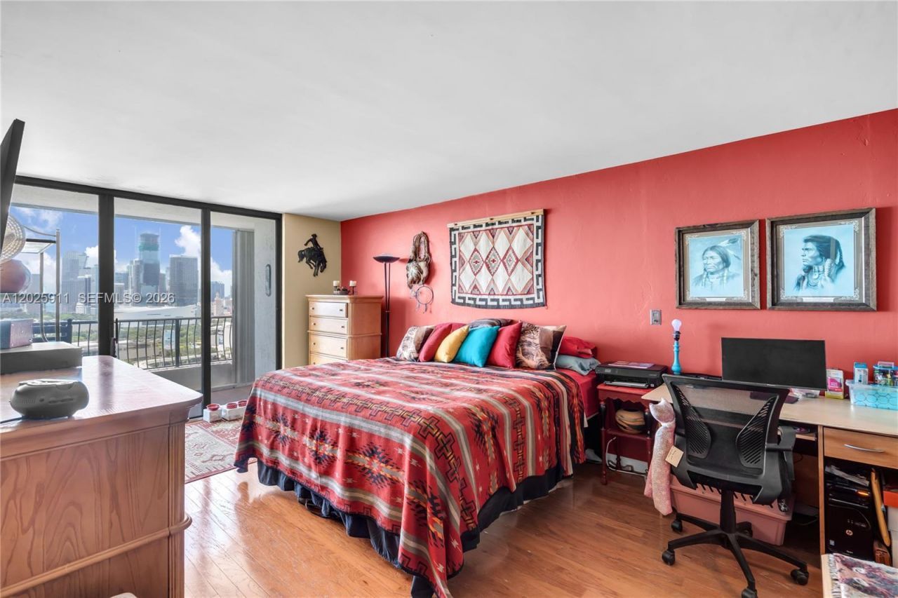555 NE 15th St , Unit 23I, Miami, FL 33132 Photo