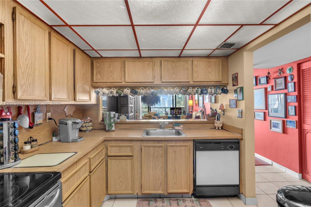 555 NE 15th St , Unit 23I, Miami, FL 33132 Photo