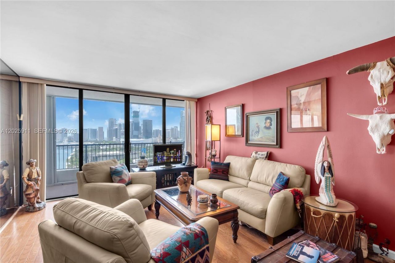 555 NE 15th St , Unit 23I, Miami, FL 33132 Photo