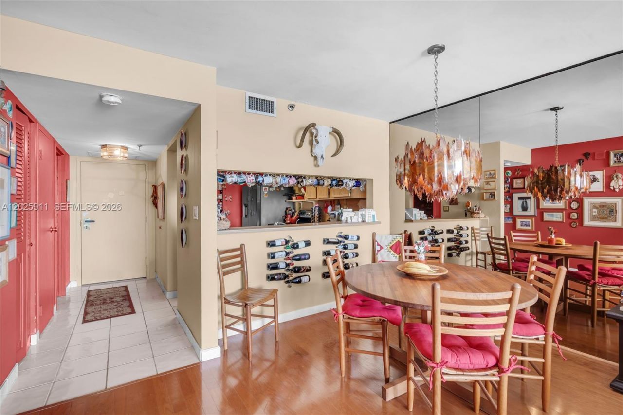 555 NE 15th St , Unit 23I, Miami, FL 33132 Photo
