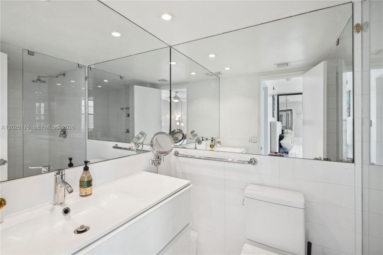 1020 Meridian Ave , Unit 401, Miami Beach, FL 33139 Photo