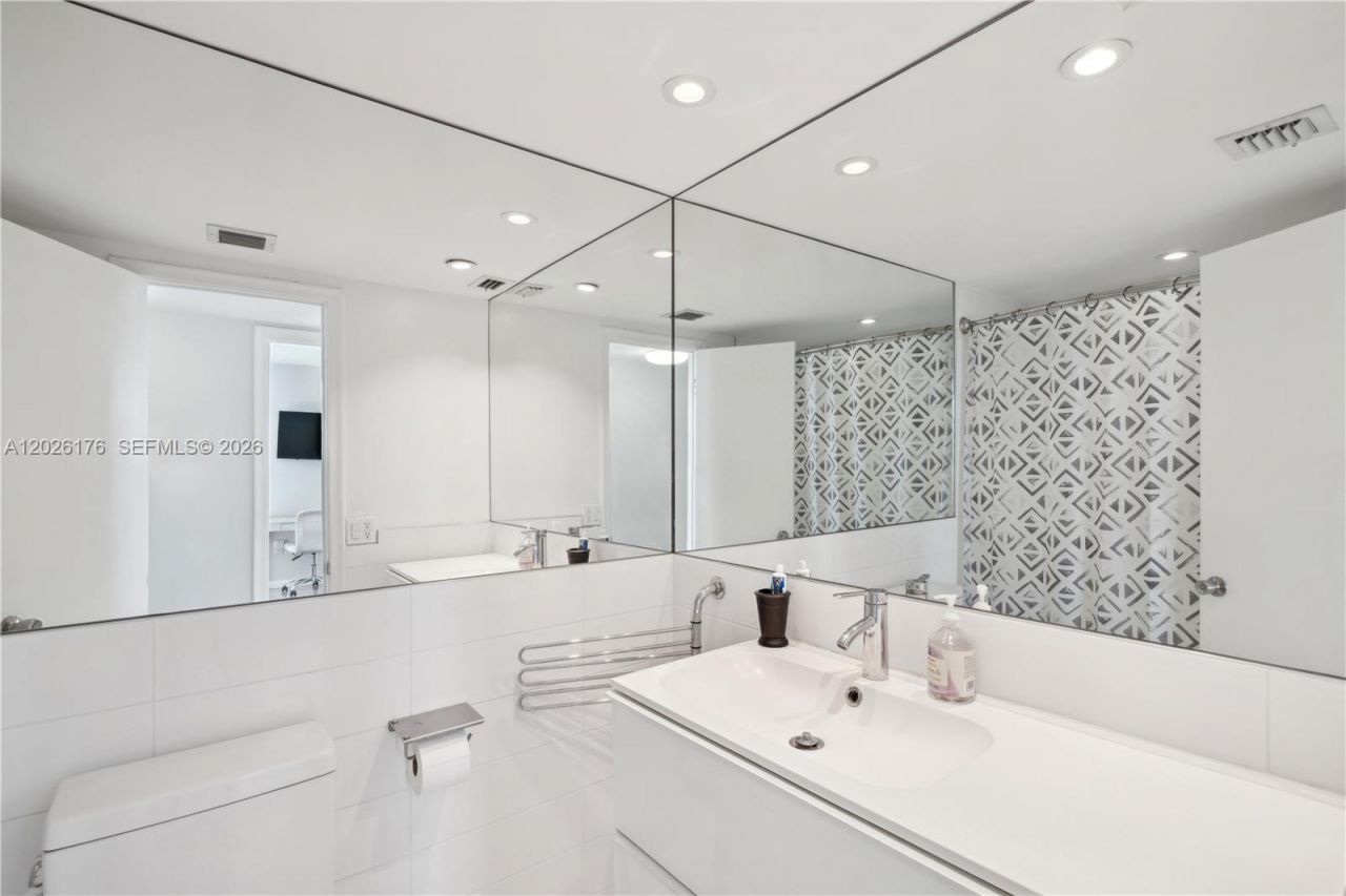1020 Meridian Ave , Unit 401, Miami Beach, FL 33139 Photo