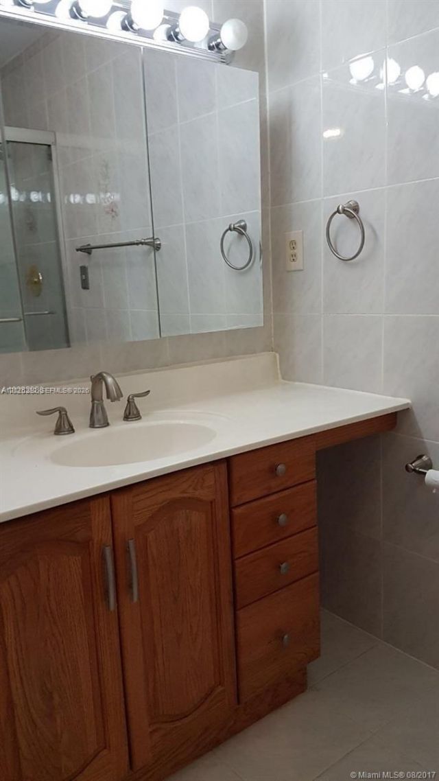 150 SE 25 Rd , Unit 15F, Miami, FL 33129 Photo