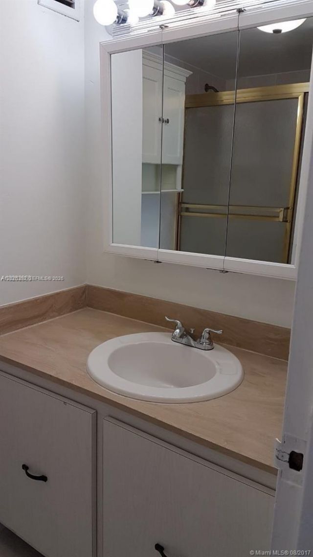 150 SE 25 Rd , Unit 15F, Miami, FL 33129 Photo