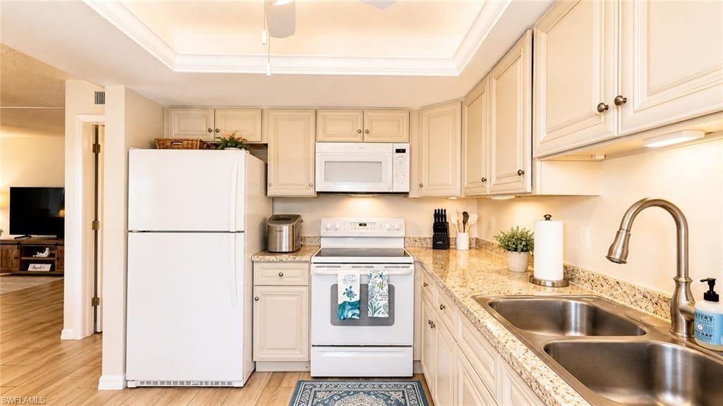 7430 Lake Breeze Dr, Unit 311, Fort Myers, FL 33907 Photo