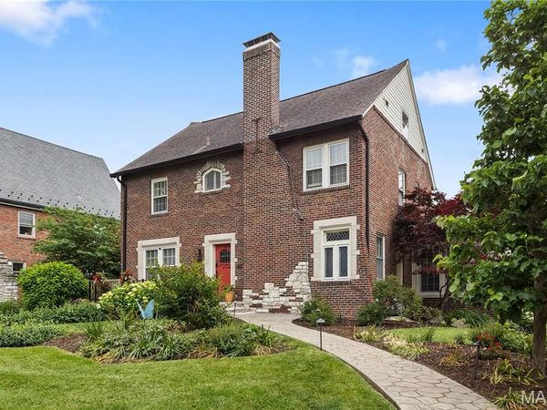7456 Parkdale Avenue , Clayton, MO 63105