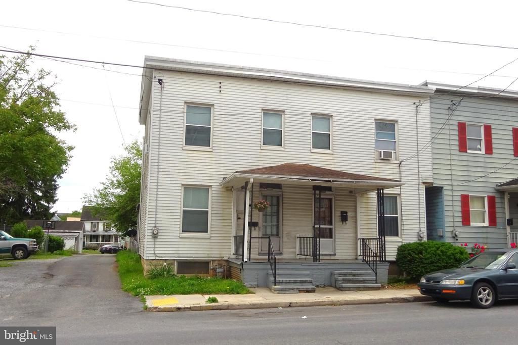 156-158 E Mckinley Street, Chambersburg, PA 17201 Main Photo