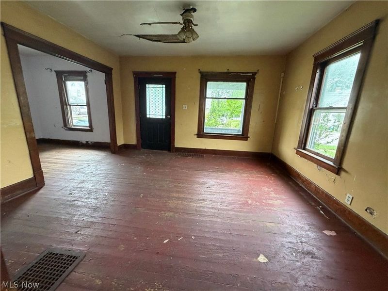 235 Iddings Avenue SE, Warren, OH 44483 Photo 5
