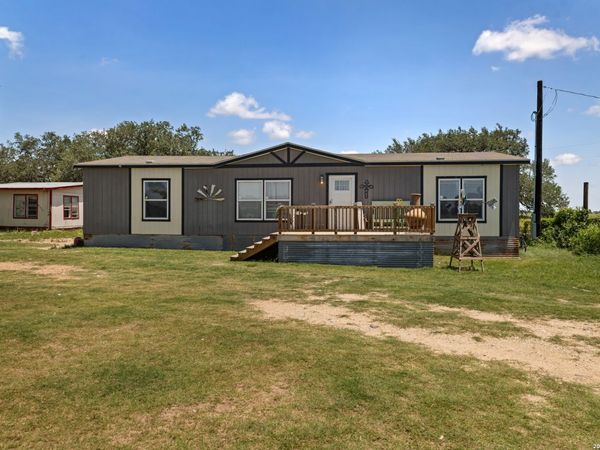 490 HERNANDEZ RD, Poteet, TX 78065