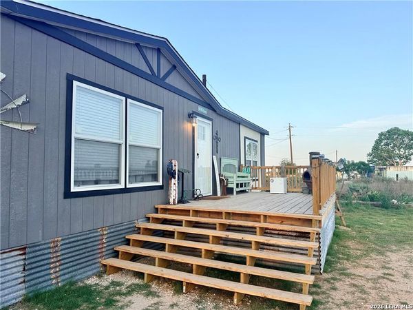 490 HERNANDEZ RD, Poteet, TX 78065